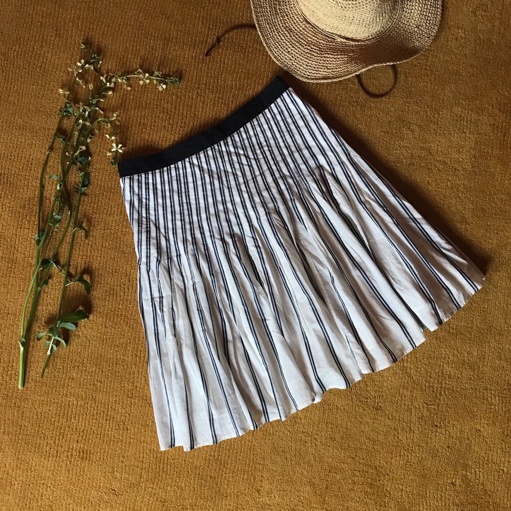 Anthropologie floreat cotton skirt.